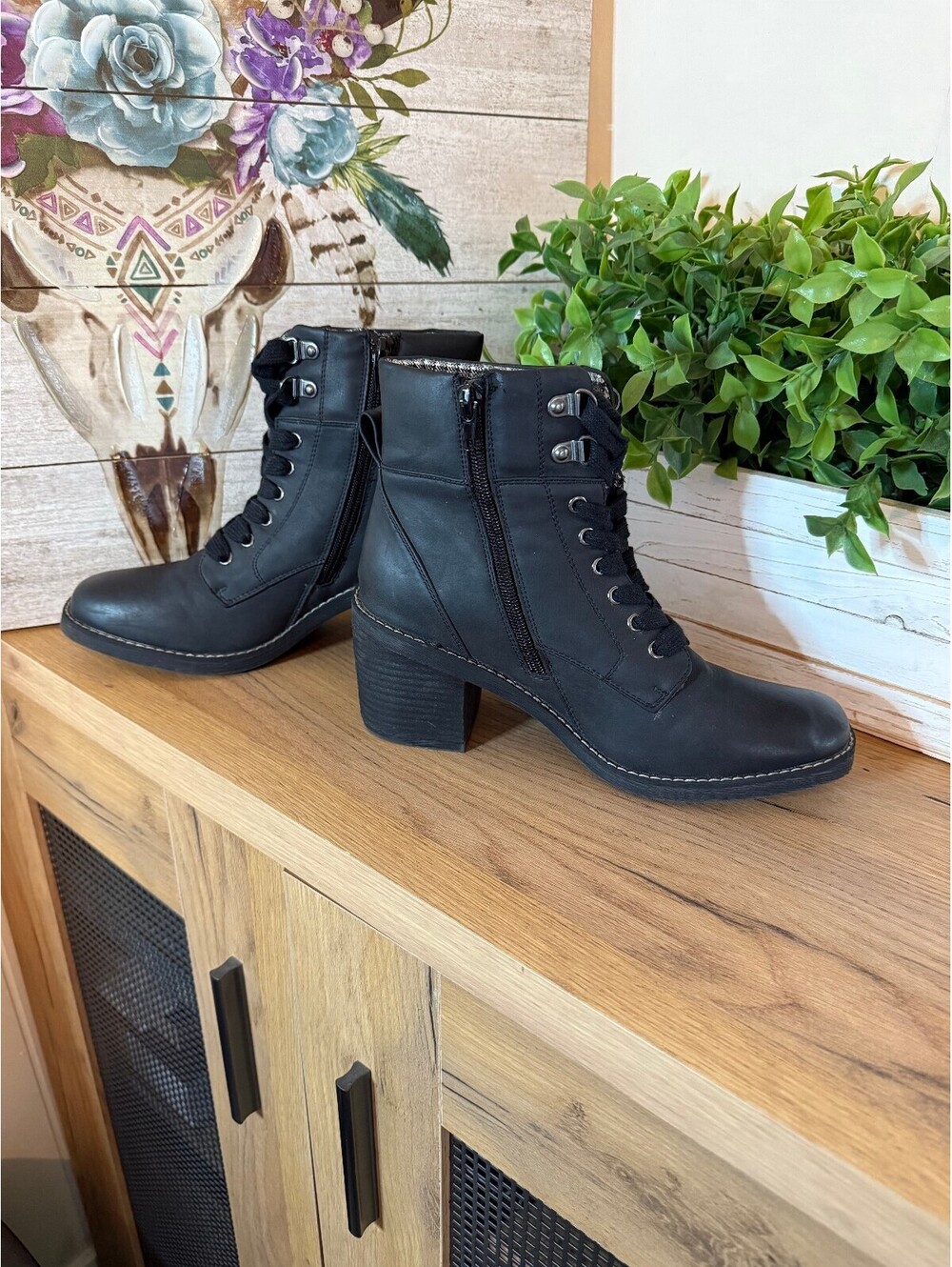 Jessica Cline Emmy Black Lace-Up Women's Ankle Boots Size 8M